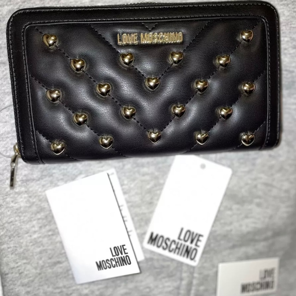 🎉HP🎉New Love Moschino Quilted Heart Stud Zip Wallet Black/Gold✨🖤 - Picture 4 of 13